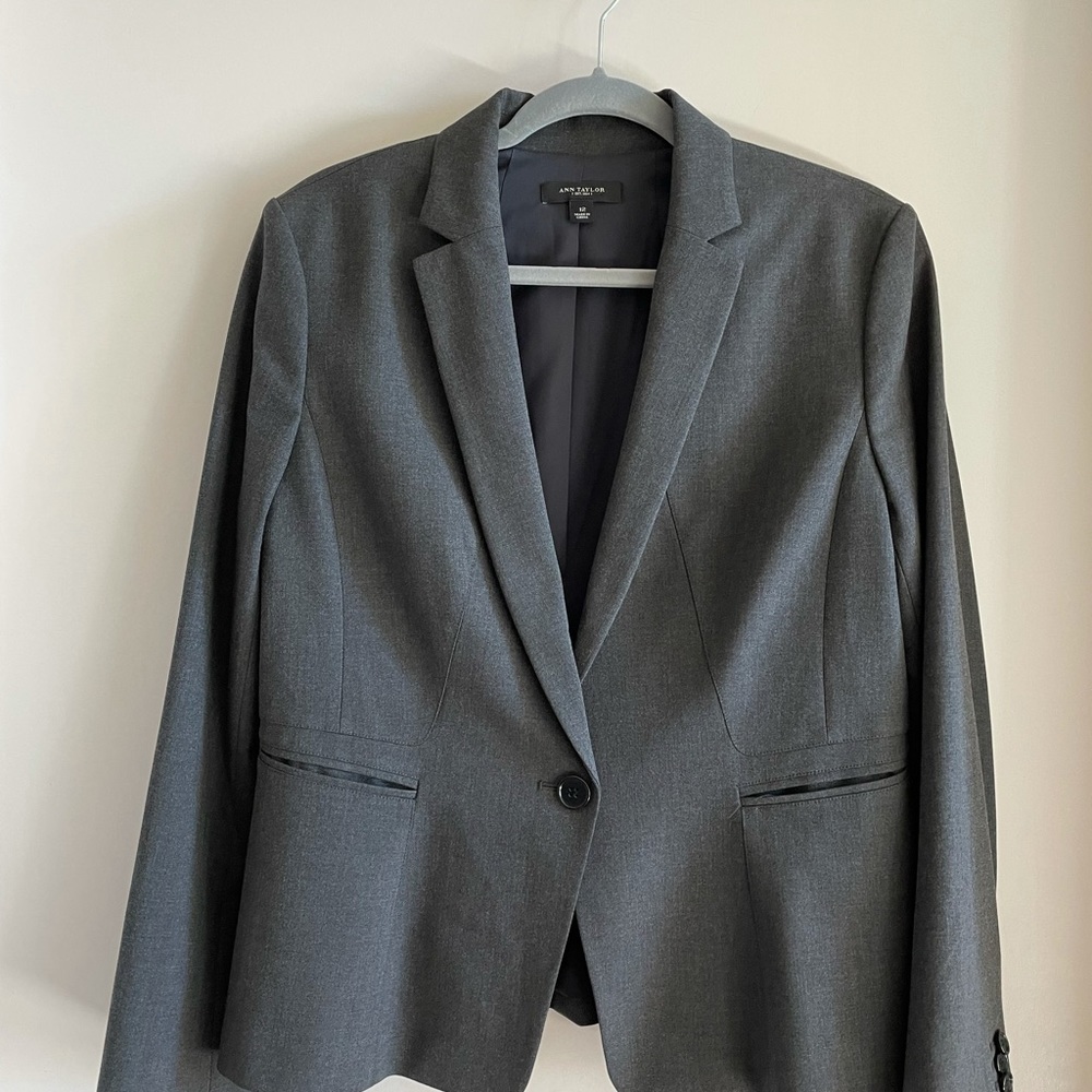 Grey Ann Taylor Pant Suit.